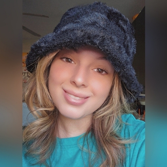 Boutique Accessories - The Snug Aura Bucket Hat - Midnight Energy
